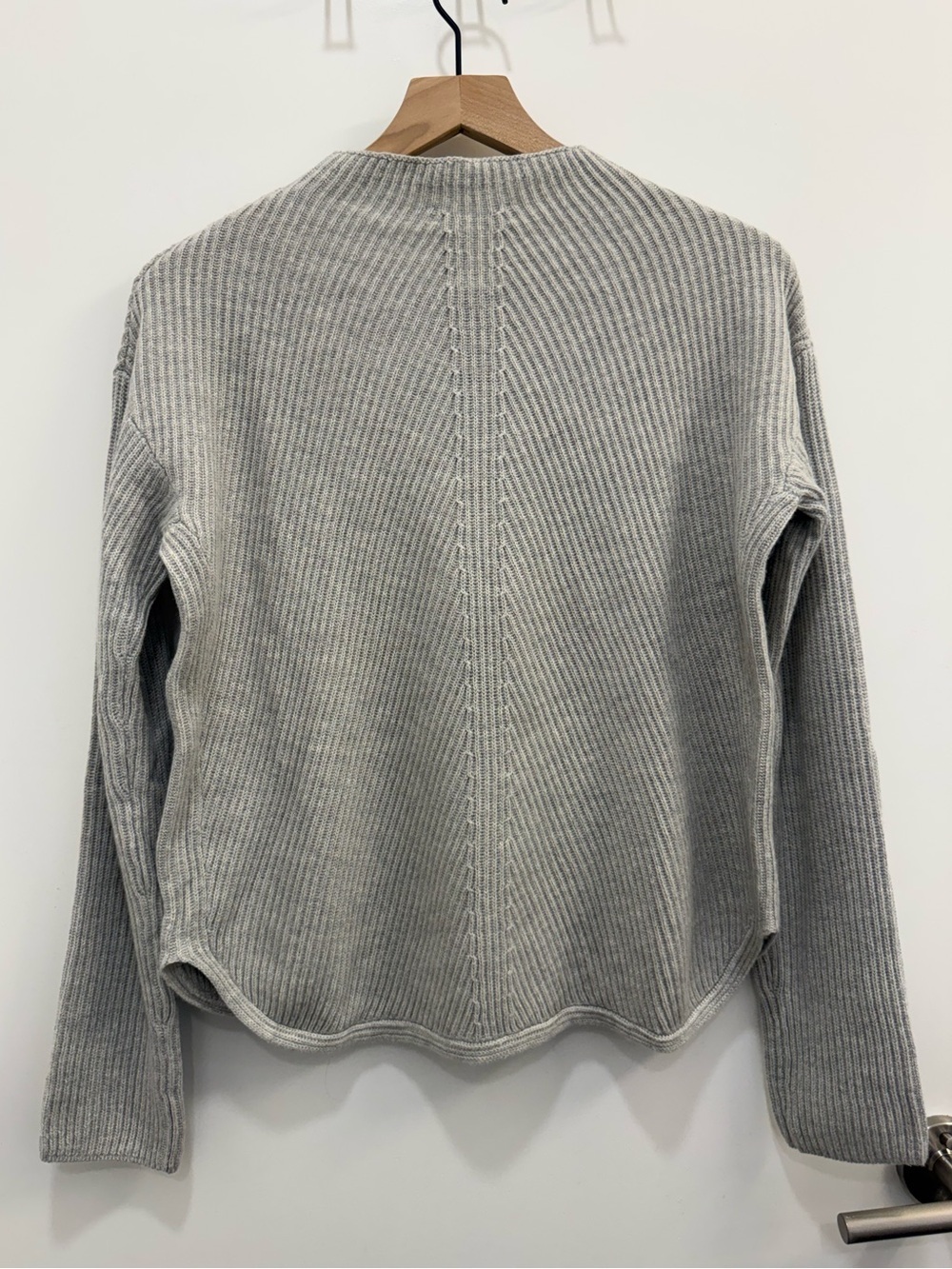 Aritzia Babaton Chalmers Sweater Mock-neck gray Size small soft wool linen blend - Picture 10 of 12